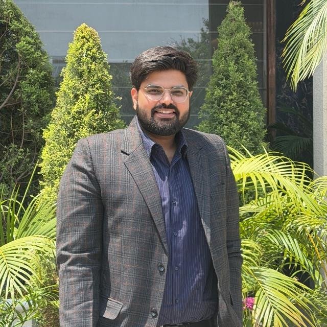 Dr Chitvan Narang